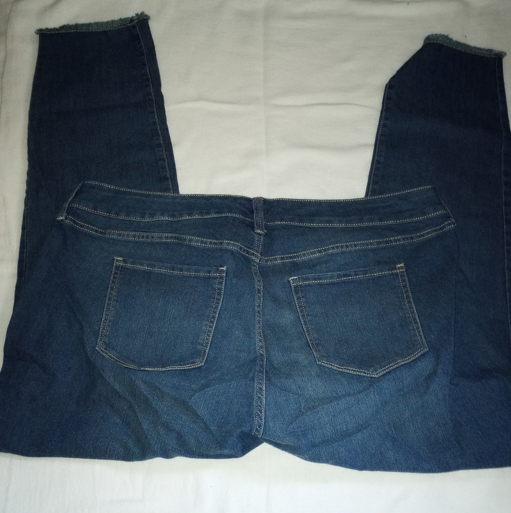 NWT ARIZONA JEAN CO - Plus 20 JUNIORS Medium Wash Denim Jeans  77% Cotton - Picture 5 of 13